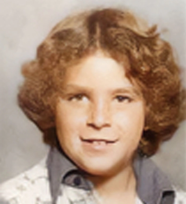 10 Tragic Stories of People Who Never Left Disney Parks: #6 Lurks Behind a Classic Ride 10 Tragic Stories of People Who Never Left Disney Parks: #6 Lurks Behind a Classic Ride